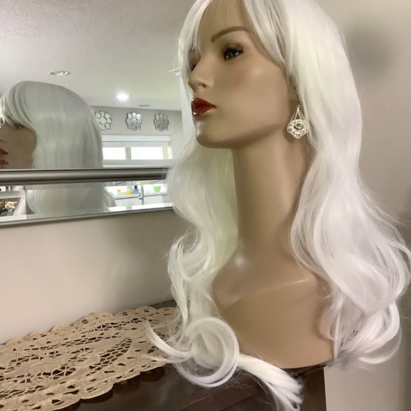 NEW Lovely White Wig - Picture 2 of 5